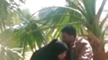 نوجوان فلم والد کے ساتھ کچلنے کی se EMB Ember پتھر