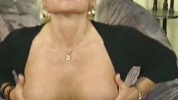 ٹانگوں پر کندھوں کے ساتھ لباس Nubiles فحش کے چلو Cherr ای