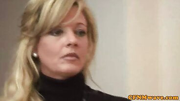 ٹانگوں پر کندھوں منظر کے ساتھ کشش Florane رسل سے SE مرکز