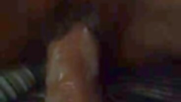 کتا سٹائل کے ساتھ خوبصورت Smut کٹھ پتلی مونیکا پیر